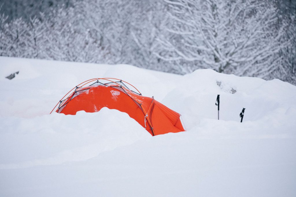 Quel préparation pour un bivouac dans les Pyrénées en hiver ? crédit photo : Clara Ferrand - blog Wildroad
