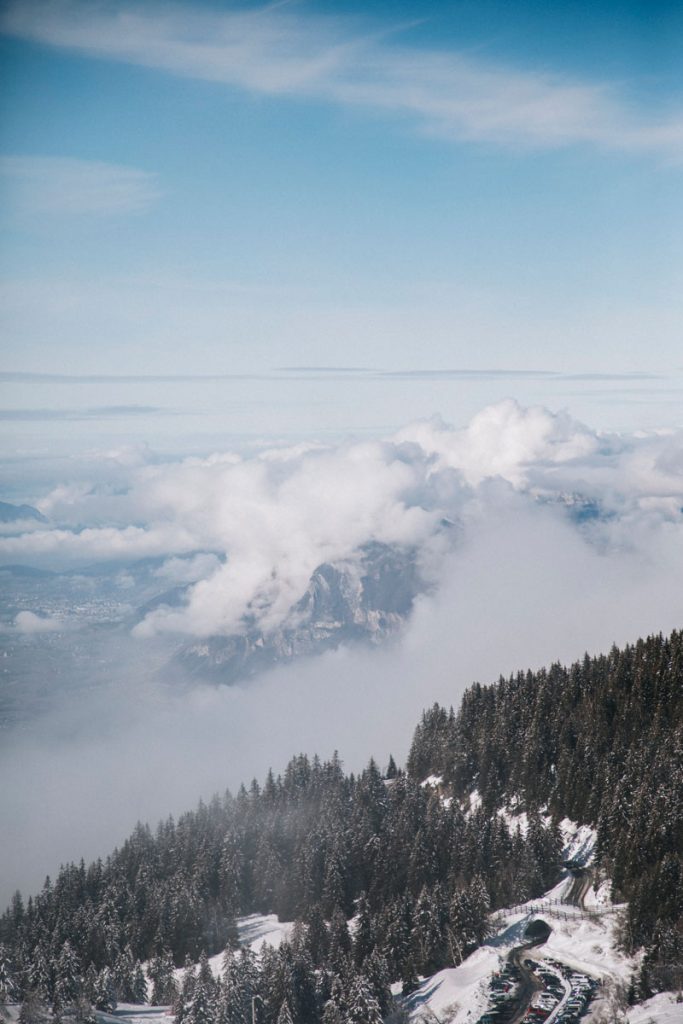 Le massif des Bauges depuis le Collet d'Allevard. crédit photo : Clara Ferrand - blog Wildroad