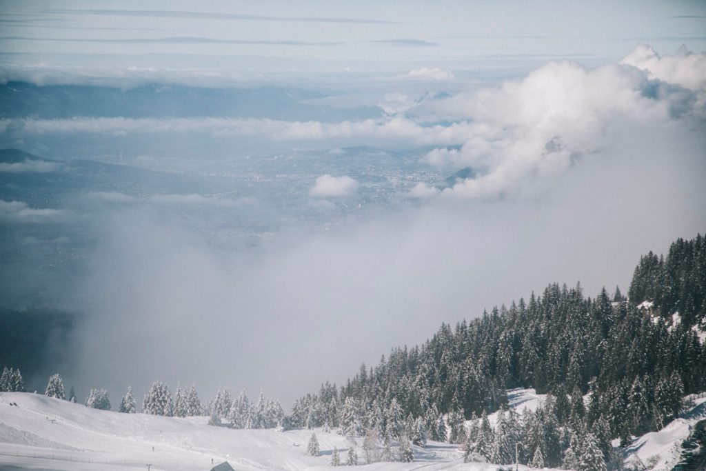 Panorama sur le bassin chambérien depuis le Collet d'Allevard. crédit photo : Clara Ferrand - blog Wildroad