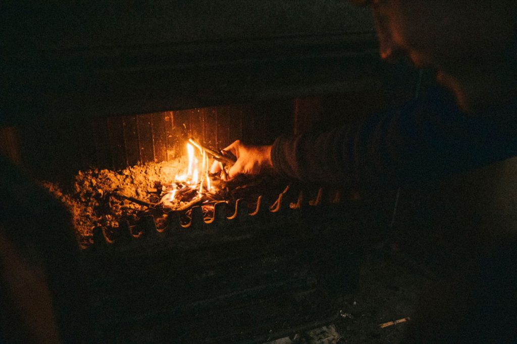 Petit feu dans les cabanes d'Ansabère. crédit photo : Clara Ferrand - blog Wildroad