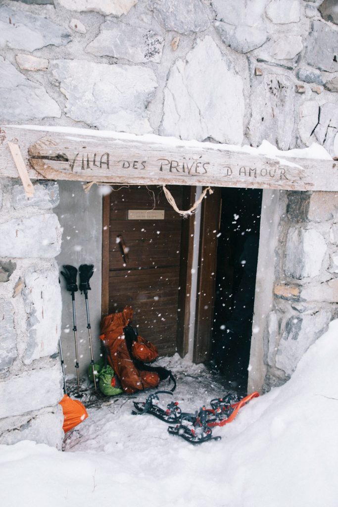 La grande cabanes non gardée des aiguilles d'Ansabère dans les Pyrénées. crédit photo : Clara Ferrand - blog Wildroad