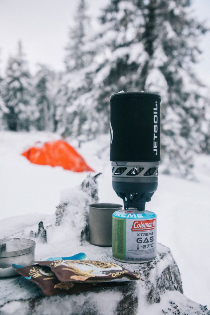 Quel équipement choisir pour faire un bivouac en hiver dans le massif des Vosges. crédit photo : Clara Ferrand - blog Wildroad