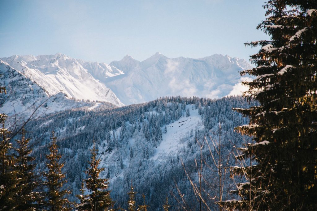 Le massif des Belledonnes en hiver. crédit photo : Clara Ferrand - blog Wildroad