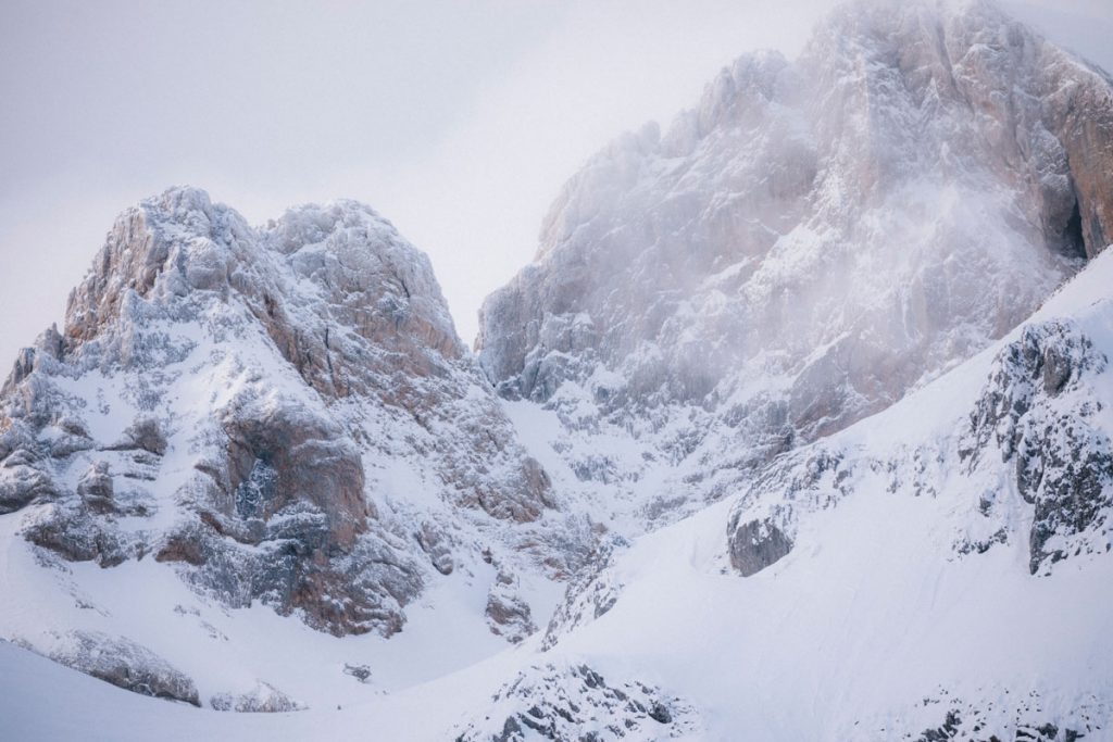 Le col des aiguilles d'Ansabère à la frontière avec l'Espagne. crédit photo : Clara Ferrand -blog Wildroad
