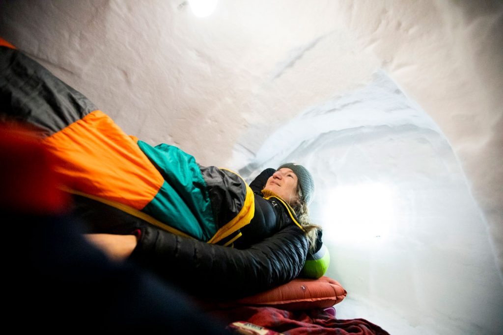 Passe rune nuit dans un igloo dans le massif des Vosges. crédit photo : Clara Ferrand - blog Wildroad