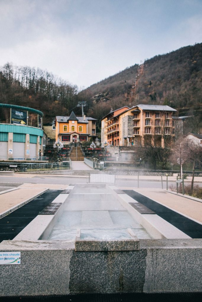 Les bassin extérieurs de la ville d'Ax-les-Thermes en Ariège. crédit photo : Clara Ferrand - blog Wildroad