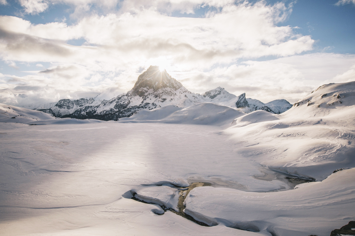 La randonnée des lacs d'Ayous et son refuge en hiver. crédit photo : Clara Ferrand - blog Wildroad