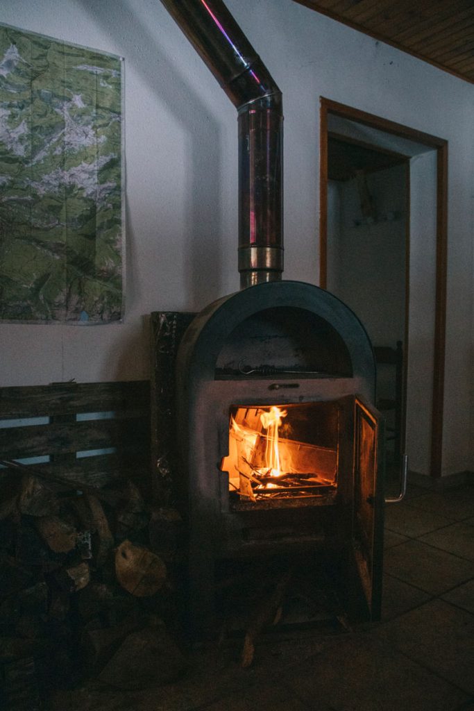 Une nuit dans une cabane pastorale en Ariège. crédit photo : Clara Ferrand -blog WIldroad