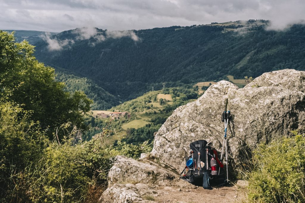 Le sentier de grande randonnée de Saint-Jacques-de-Compostelle. crédit photo : Mathilde de Voyager en Photo