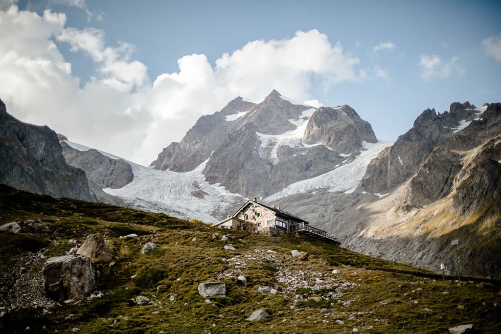 Le tour du Mont Blanc, un sentier de grande randonnée en France. crédit photo :Amelie de Hellolaroux