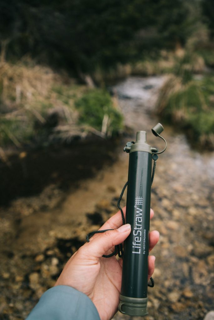 Comment filtrer son eau en bivouac. crédit photo : Clara Ferrand - blog Wildroad