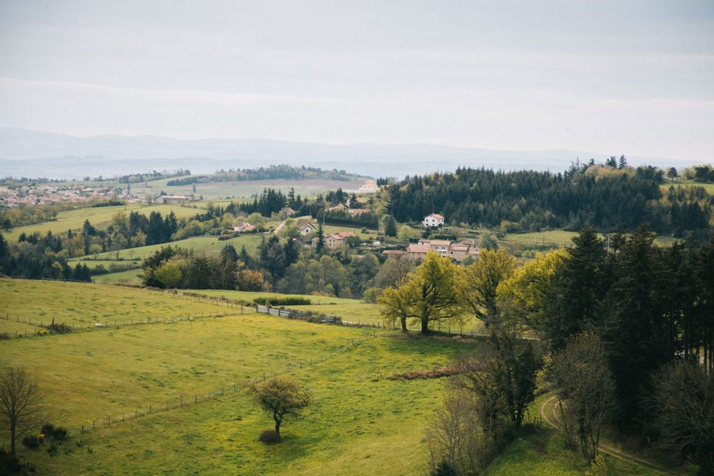 Les paysages de la Loire sur le GR3 depuis le village de Lavieu. crédit photo : Clara Ferrand - blog Wildroad