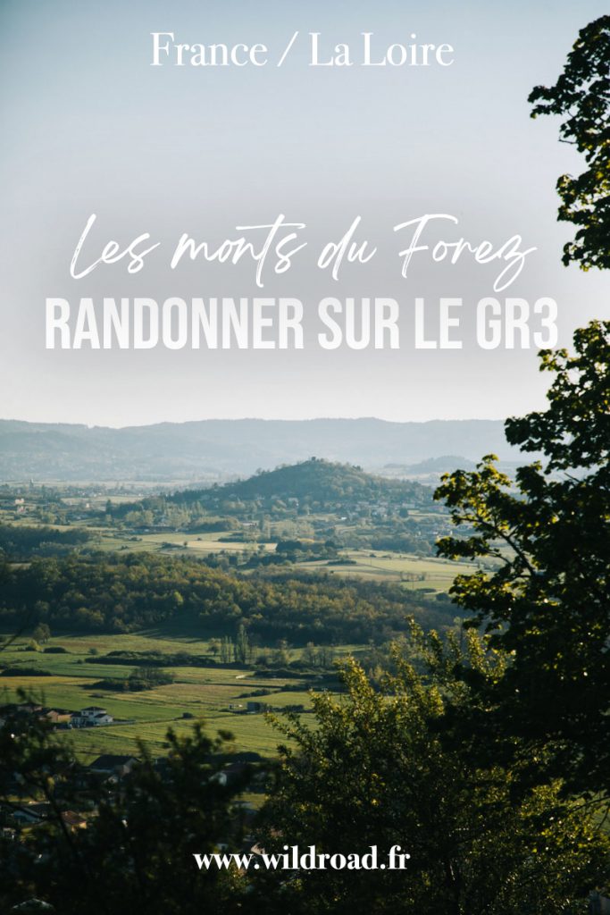 Une idée de randonnée itinérante dans les monts du Forez. Découvrez les paysages des Hautes-Chaumes et des vallées glacières avec les jasseries. crédit photo : clara Ferrand - blog Wildroad #forez #laloire #saintetienne #hauteschaumes #randonnee #france #aura