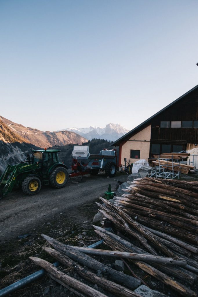 La ferme de la Gaec Sabaudia à Valloire. crédit photo : Clara Ferrand - blog Wildroad