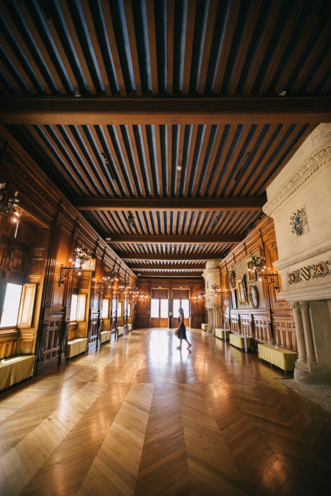 Faire la visite de l'incontournable château de Grignan. crédit photo : Clara Ferrand - blog WIldroad