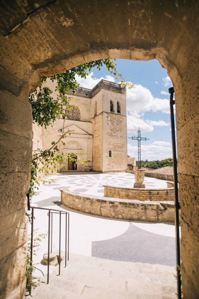 Visiter la collégiale de Grignan et son esplanade. crédit photo : Clara Ferrand - blog Wildroad
