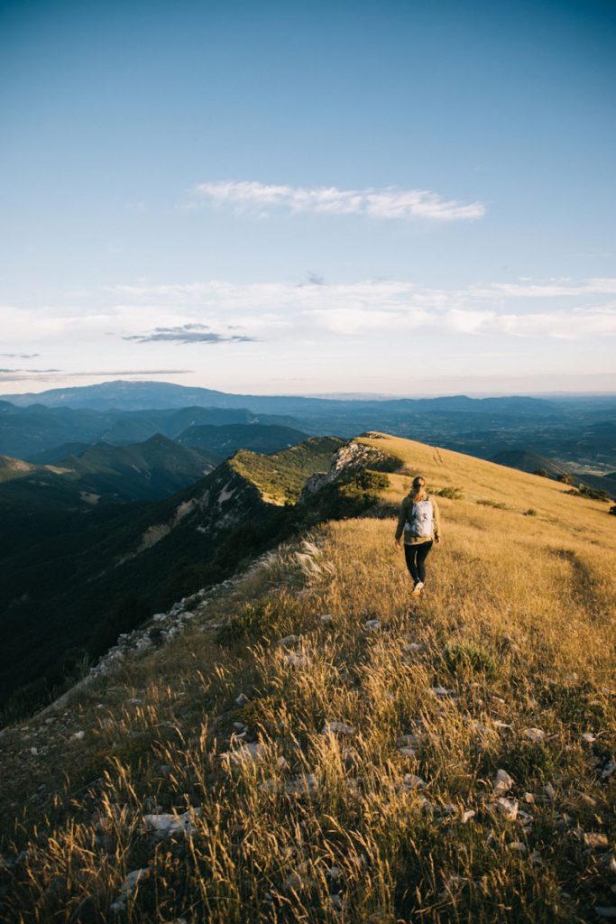 Faire la randonnée de la montagne de la Lance dans la Drôme. crédit photo : Clara Ferrand - blog Wildroad