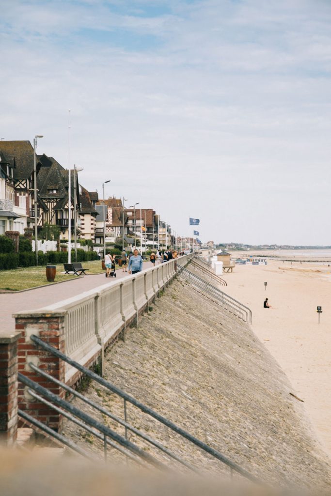 La promenade Marcel Proust à Cabourg. crédit photo : Clara Ferrand - blog WIldroad