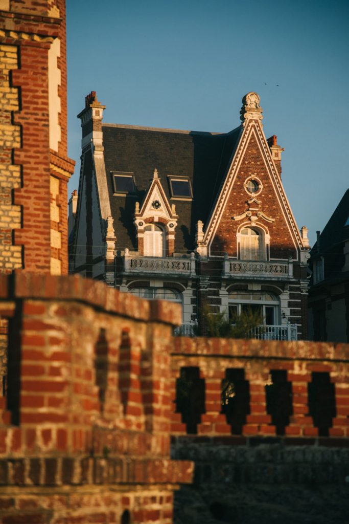 L'architecture des villas belle époque de Houlgate sur la côte normande. crédit photo : Clara Ferrand - blog Wildroad