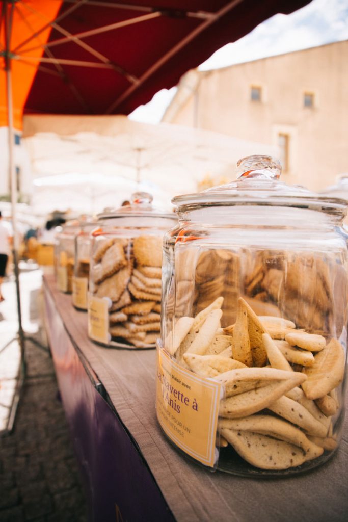Fair run marché provençale à Saint-Paul-les-Trois-Chateaux. crédit photo : Clara Ferrand - blog Wildroad