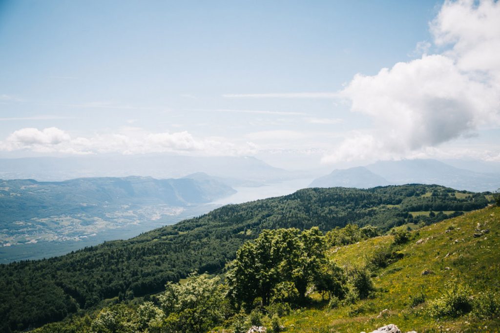 Le paysage depuis le Grand Colombier dans le Buggy. crédit photo : Clara Ferrand - blog Wildroad