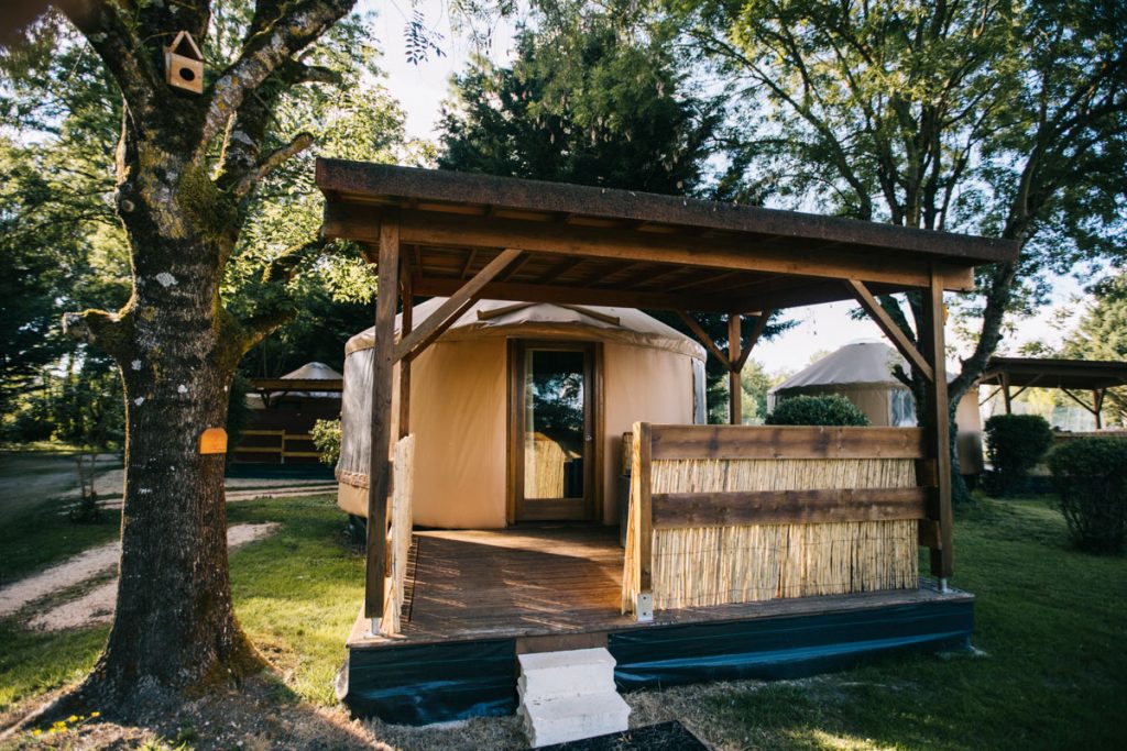 Logement insolite: dormir dans  une yourte dans le Tran et Garonne. crédit photo : Clara Ferrand - blog Wildroad