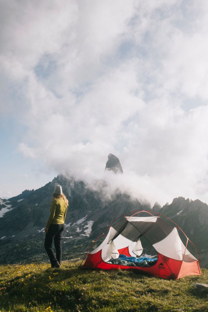Faire un bivouac au lac de Presset en Savoie. crédit photo : Clara Ferrand - blog Wildroad 
