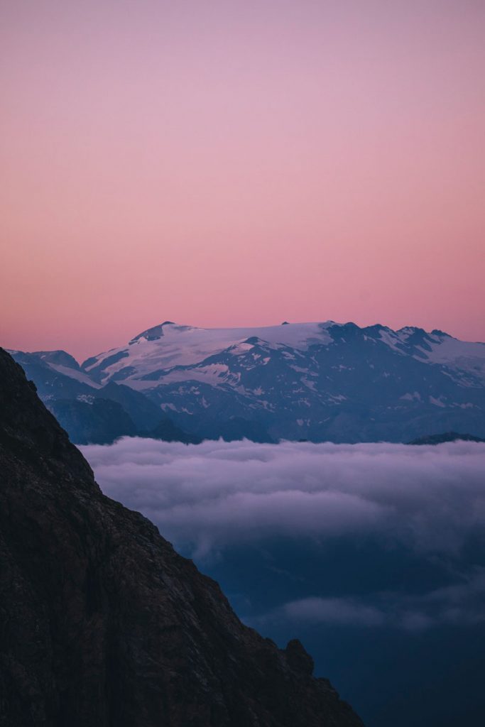 Les glaciers de la Vanoise depuis le massif du Beaufortain. crédit photo : Clara Ferrand - blog Wildroad