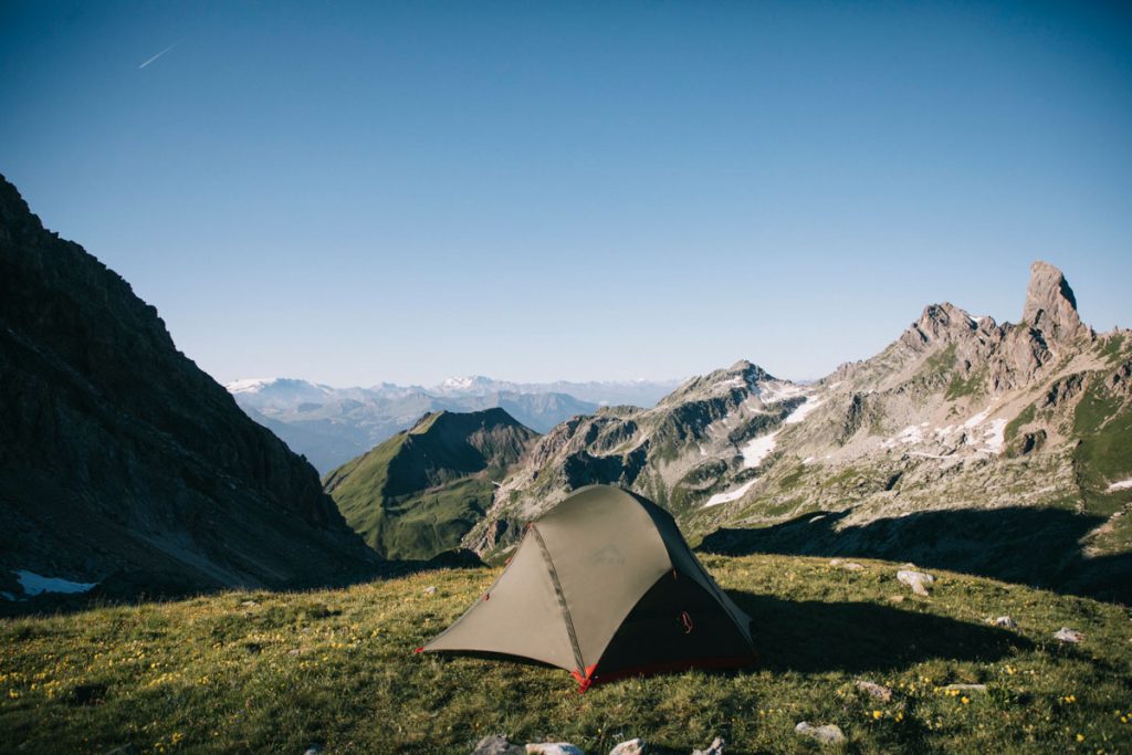 les règles à connaitre pour faire un bivouac en montagne. crédit photo : Clara Ferrand - blog Wildroad