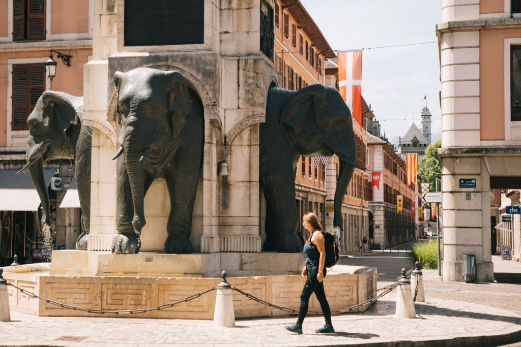La fontaine des éléphants un emblème de la ville de Chambéry. crédit photo : Clara Ferrand - blog Wildroad