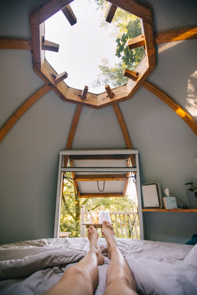 Dormir dans un cocon perché dans les arbres dans le Tarn et Garonne. crédit photo : Clara Ferrand - blog Wildroad