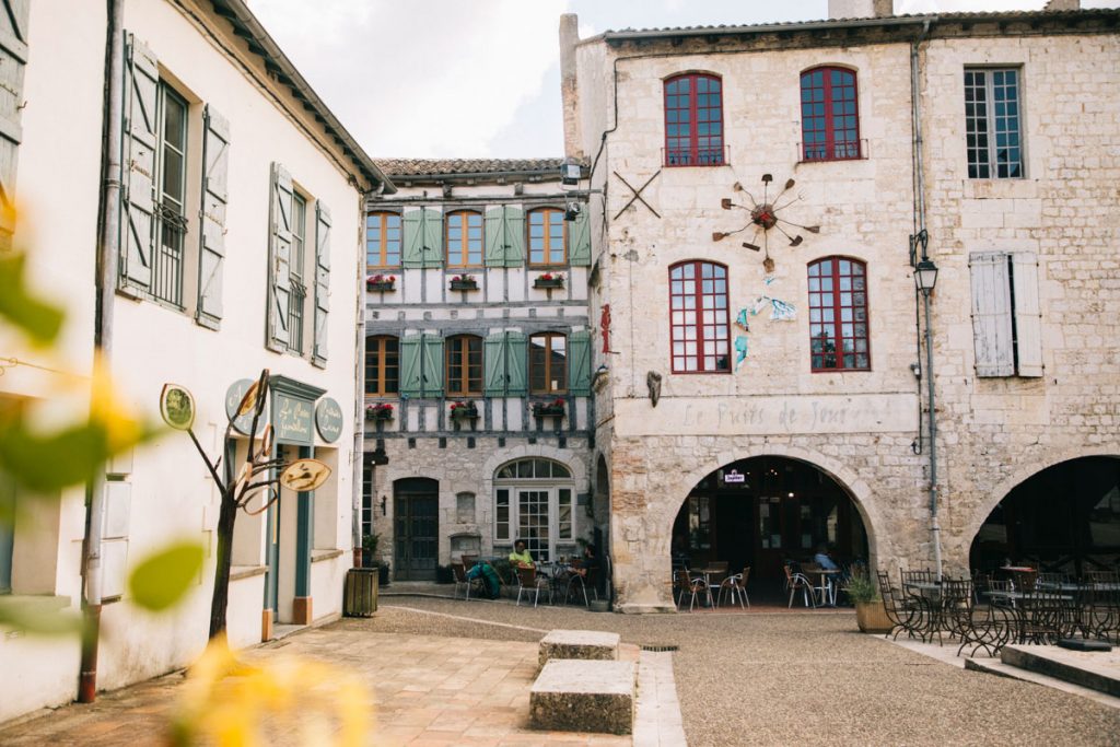Le village de caractère Lauzerte dans le Tarn et Garonne. crédit photo : Clara Ferrand - blog WIldroad