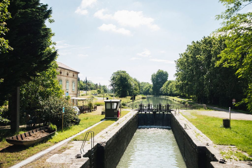 Le canal des deux mers entre Moissac et Boudou, randonnée à faire. crédit photo : Clara Ferrand - blog Wildroad