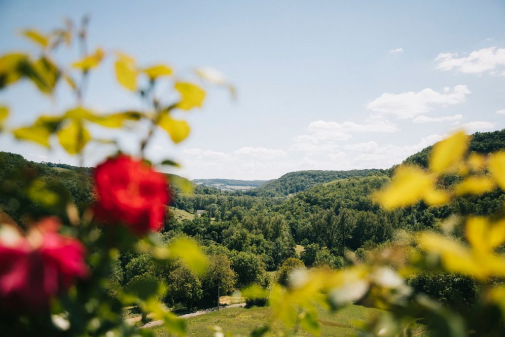 Panorama sur la vallée de la Bonnette depuis le sentier de randonnée. crédit photo : Clara Ferrand - blog Wildroad