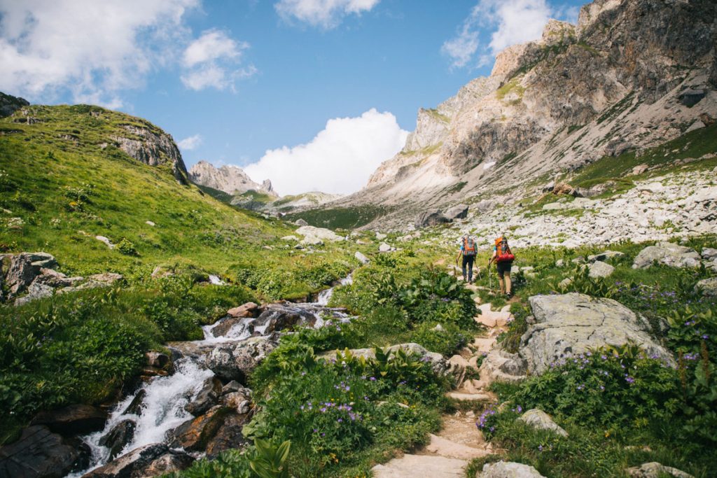 Vallon de Presset pour accéder au refuge par le GR5. crédit photo : Clara Ferrand - blog Wildroad