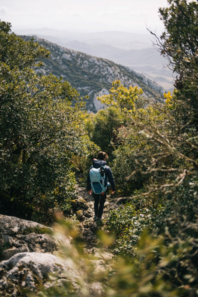Le sentier Cathare : étape de Cubiere sur Cinoble à Duilhac sur Peyrepertuse. crédit photo : Clara Ferrand - blog Wildroad