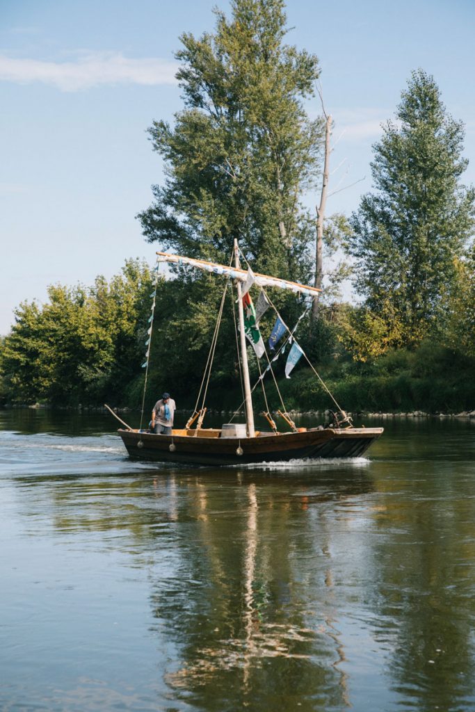 Un chaland sur la Loire. crédit photo : Clara Ferrand - blog Wildroad