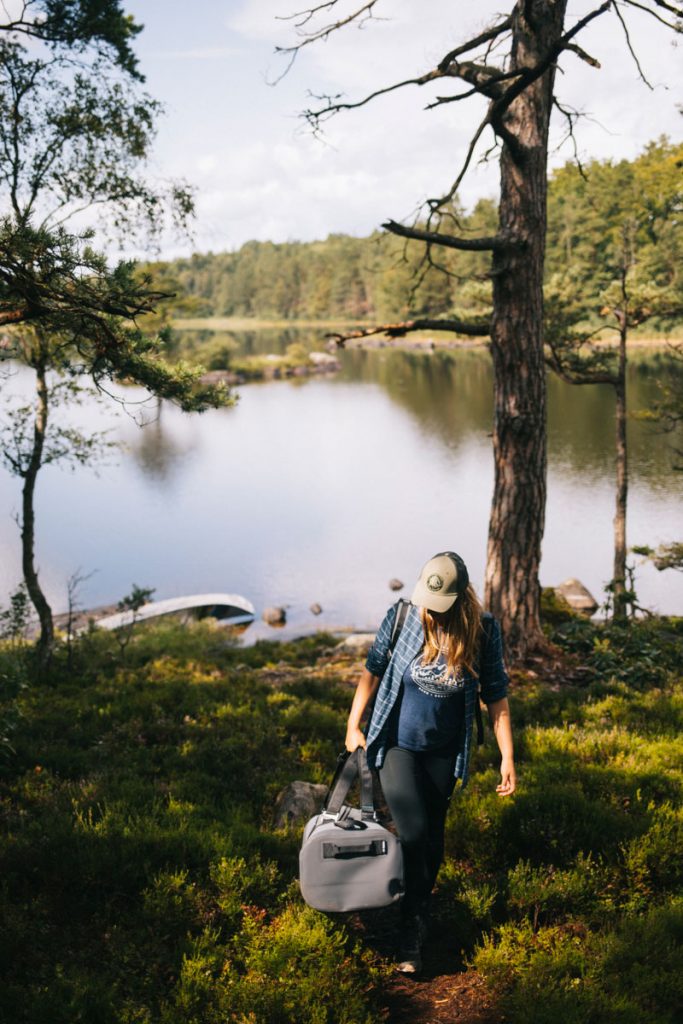 Que mettre dans son sac étanche pour une semaine de canoë trip. crédit photo : Clara Ferrand - blog Wildroad