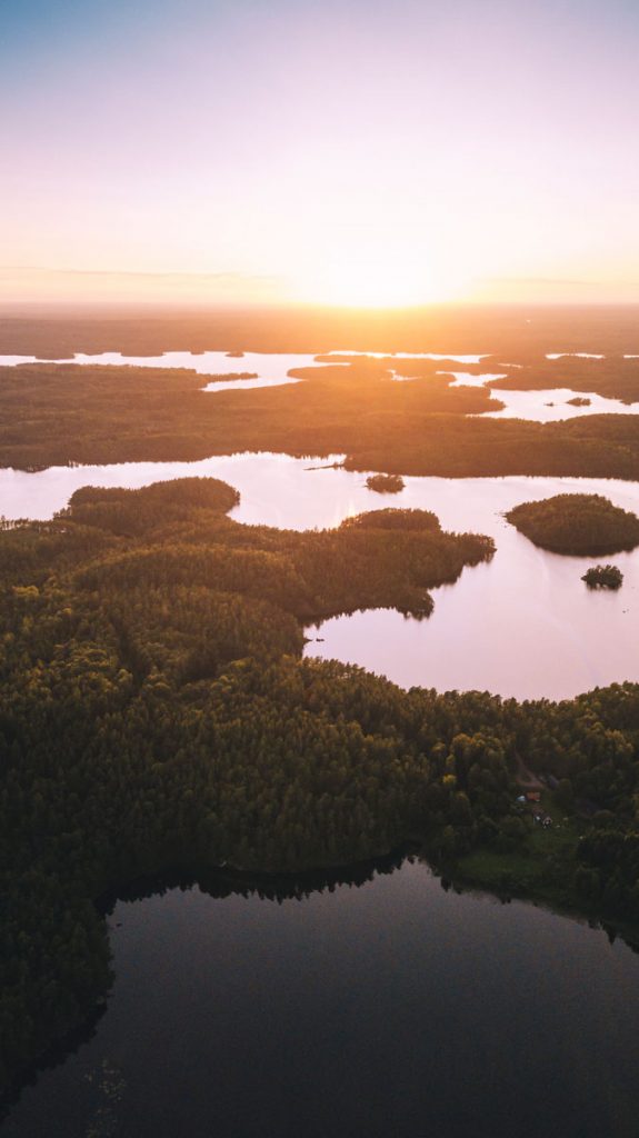 Coucher de soleil sur les lacs d'Imeln et Halen. crédit photo : Clara Ferrand - blog Wildroad