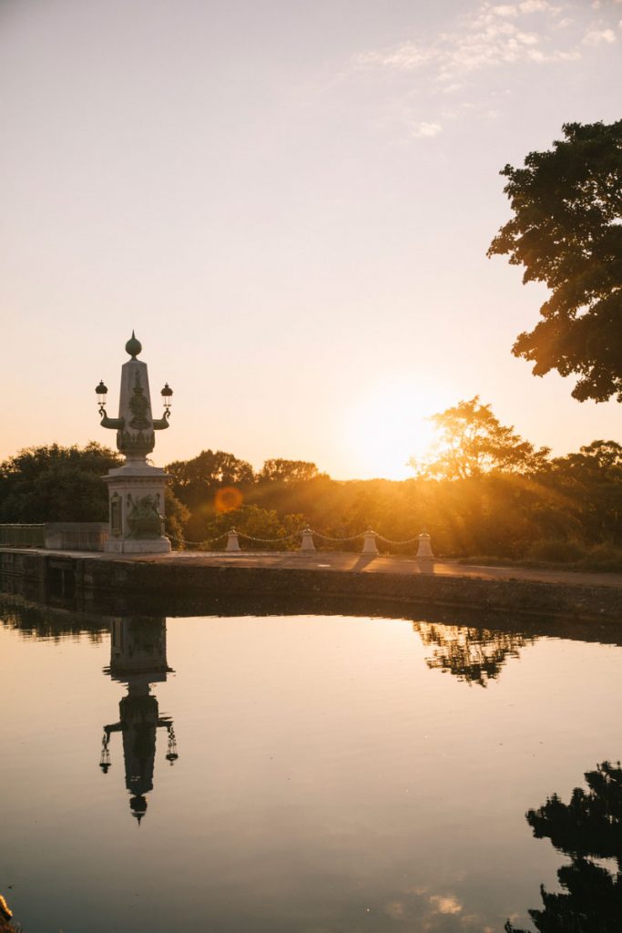 Coucher de soleil sur le pont canal à Briare. crédit photo : Clara Ferrand - blog WIldroad