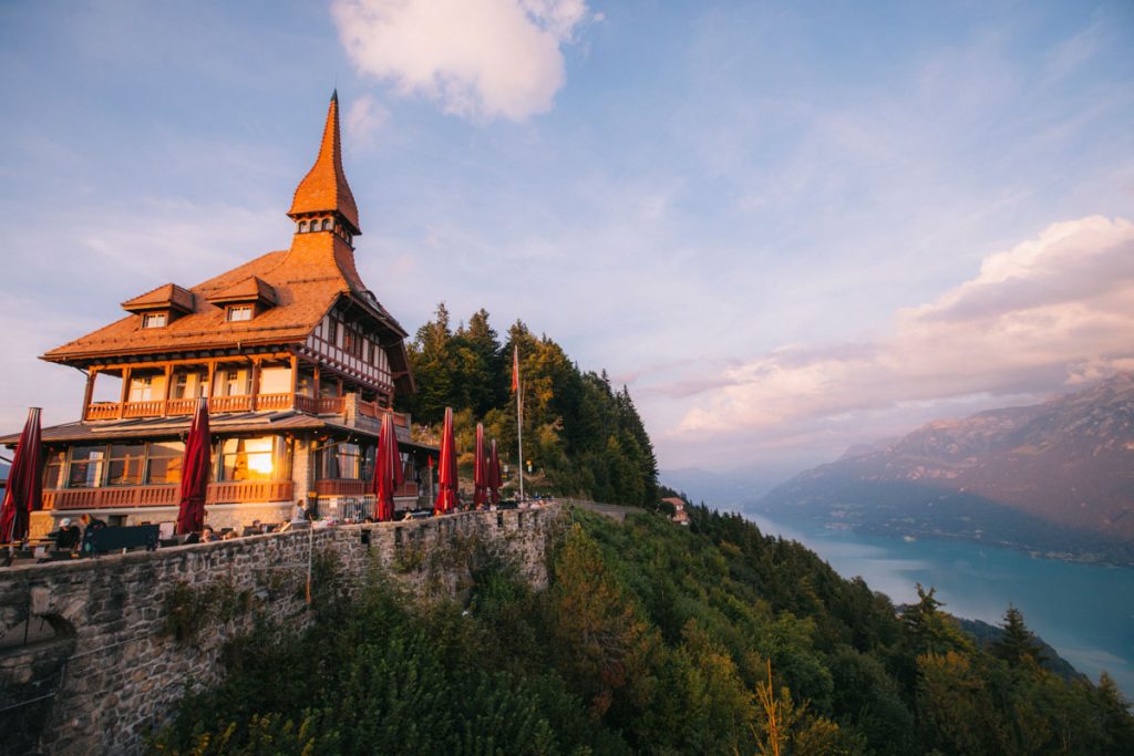 Harder Kulm et son restaurant panoramique au dessus de l'Interlaken. crédit photo : Clara Ferrand - blog Wildroad