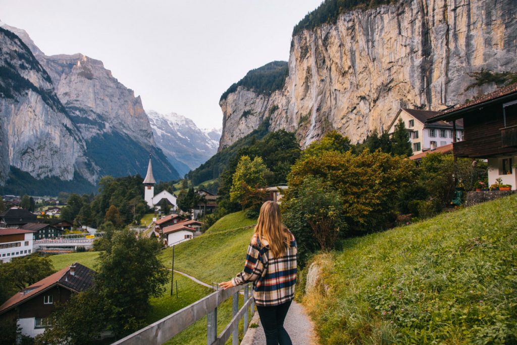 Visiter le village de Lauterbrunnen et ses cascades. crédit photo : Clara Ferrand - blog Wildroad