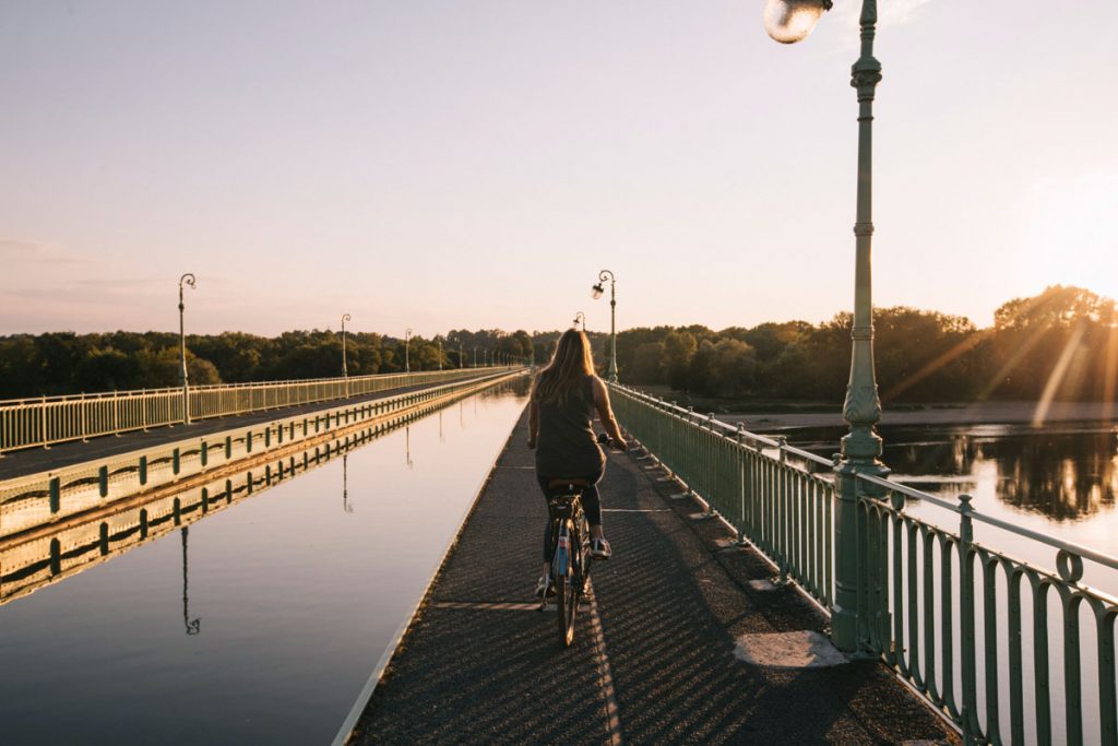 Vélo électrique ou vélo musculaire pour faire un séjour à vélo sur la scandibérique. crédit photo : Clara Ferrand - blog Wildroad