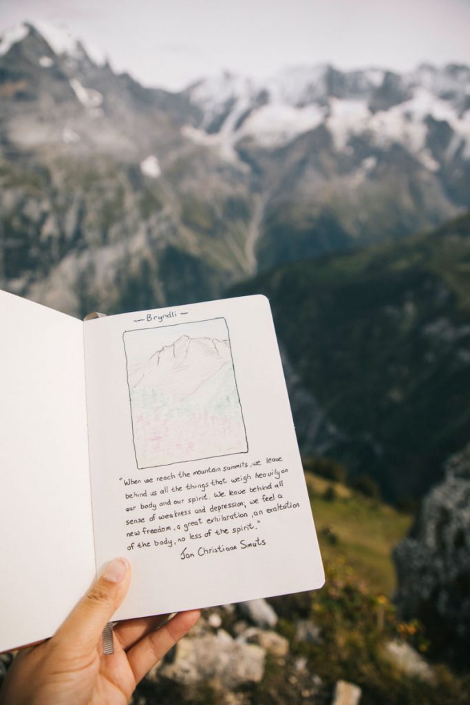 Le livre des randonneur au Schilthorn. crédit photo : Clara Ferrand - blog Wildroad