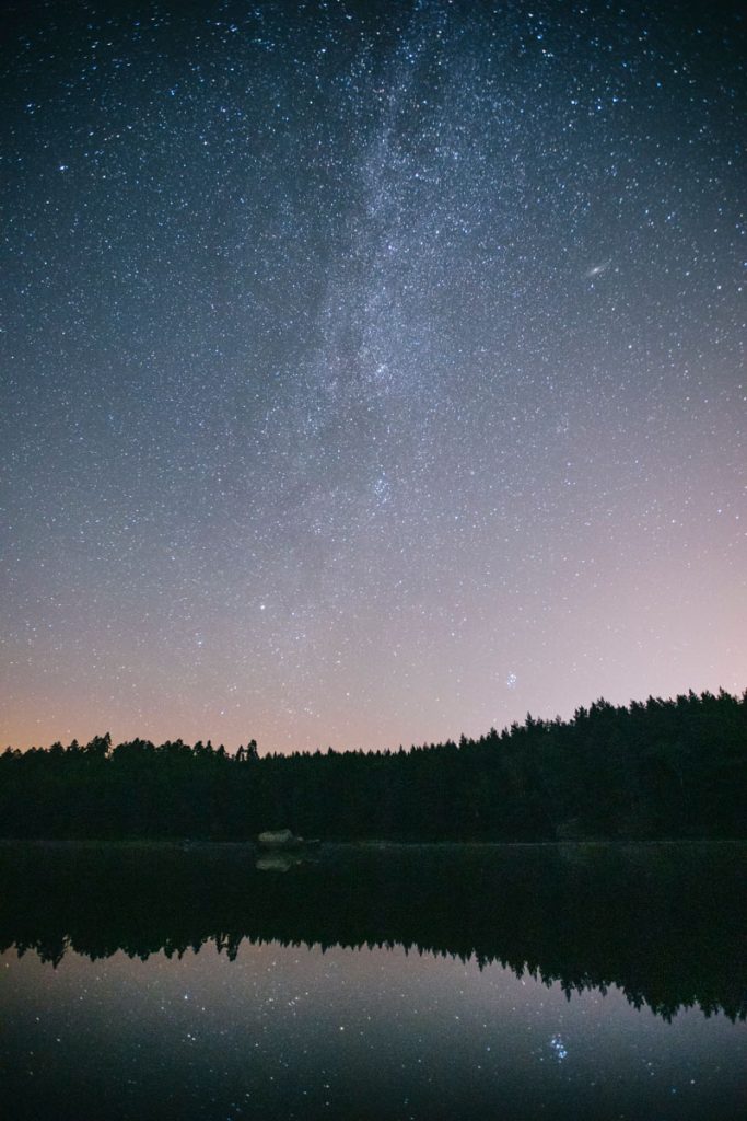 Voyage en cano¨avec la Voie lactée sur les lacs. crédit photo : Clara Ferrand - blog Wildroad