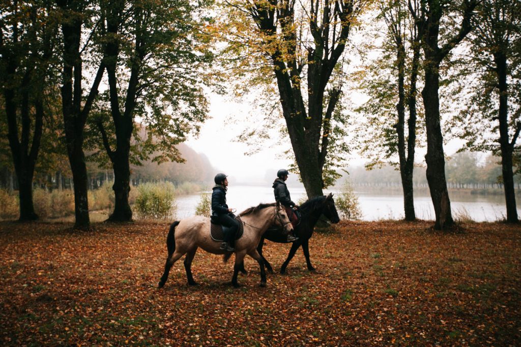 balade à cheval dans le PNR du Perche en Eure-et-Loir. crédit photo : Clara Ferrand - blog Wildroad