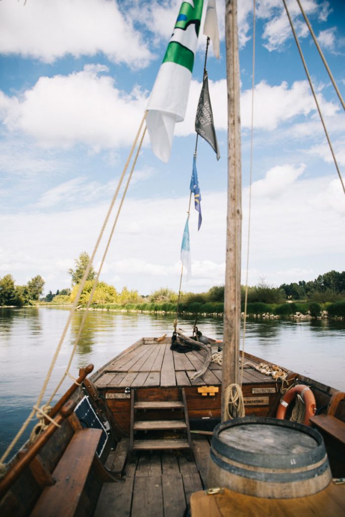 Balade en bateau sur la Loire lors d'un week-end vélo. crédit photo : Clara Ferrand - blog Wildroad
