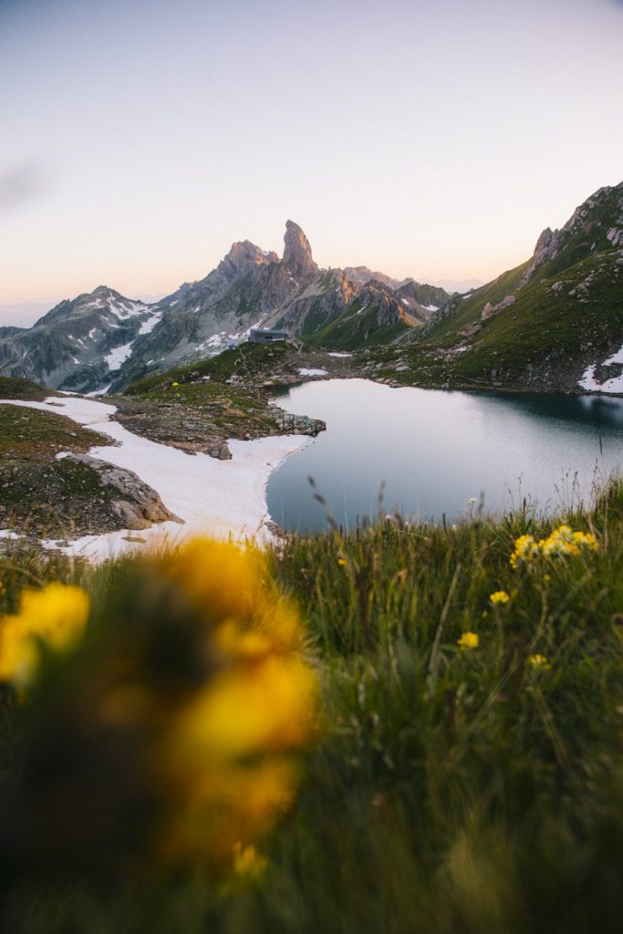Mes plus beaux reportages de 2021 : bivouac au lac du Presset. credit photo : Clara Ferrand