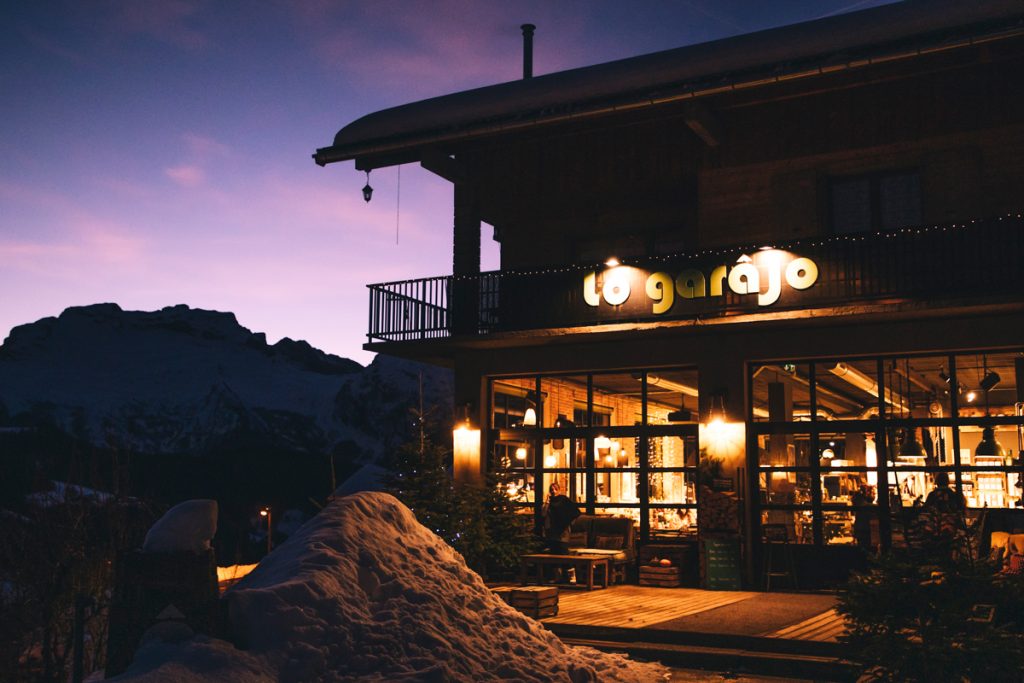 Lo Garajo, un café pour les après-ski à Manigod. crédit photo : Clara Ferrand - blog Wildroad
