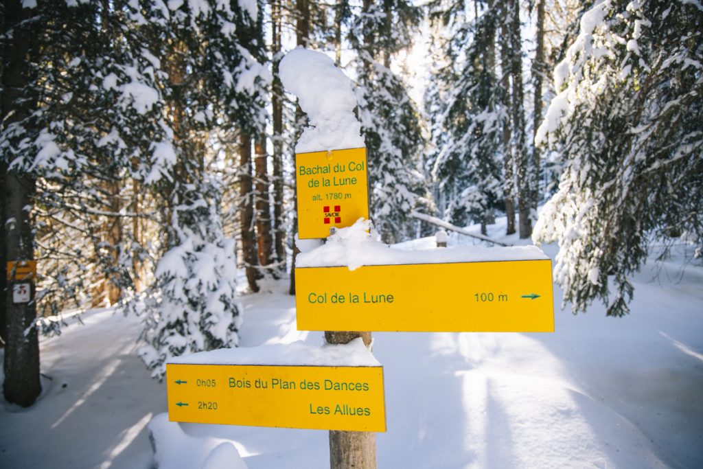 Randonnée au col de la lune en hiver. crédit photo : Clara Ferrand - blog Wildroad